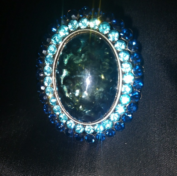 Dazzling Blue Glass Rhinestone Stretch Ring - Picture 5 of 7